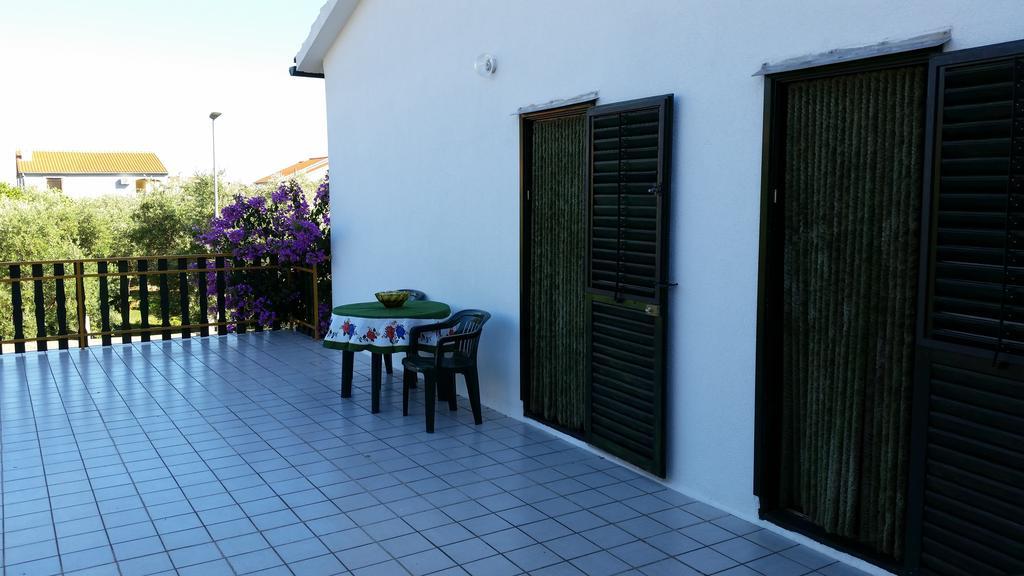 Apartments And Rooms Mirjana Бибинє Номер фото