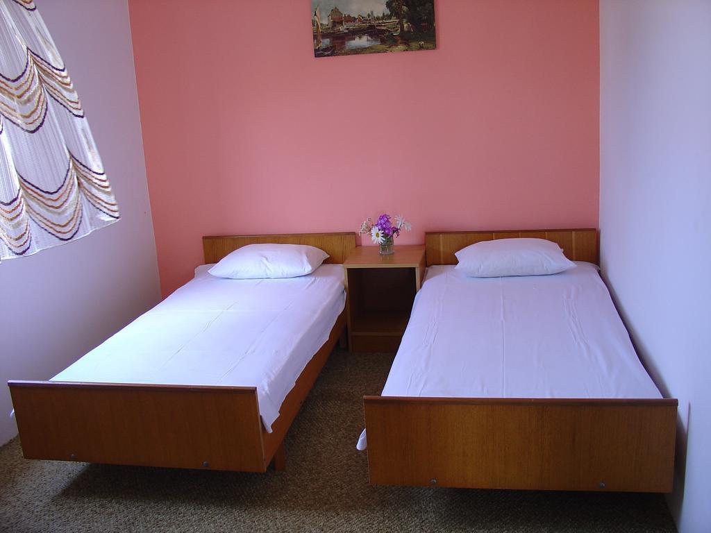 Apartments And Rooms Mirjana Бибинє Номер фото