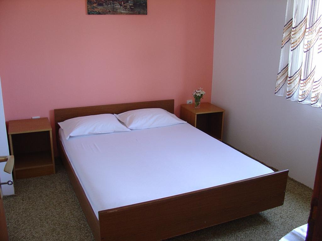 Apartments And Rooms Mirjana Бибинє Номер фото