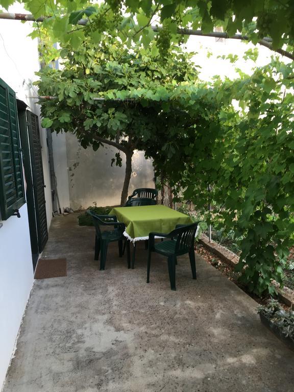 Apartments And Rooms Mirjana Бибинє Екстер'єр фото