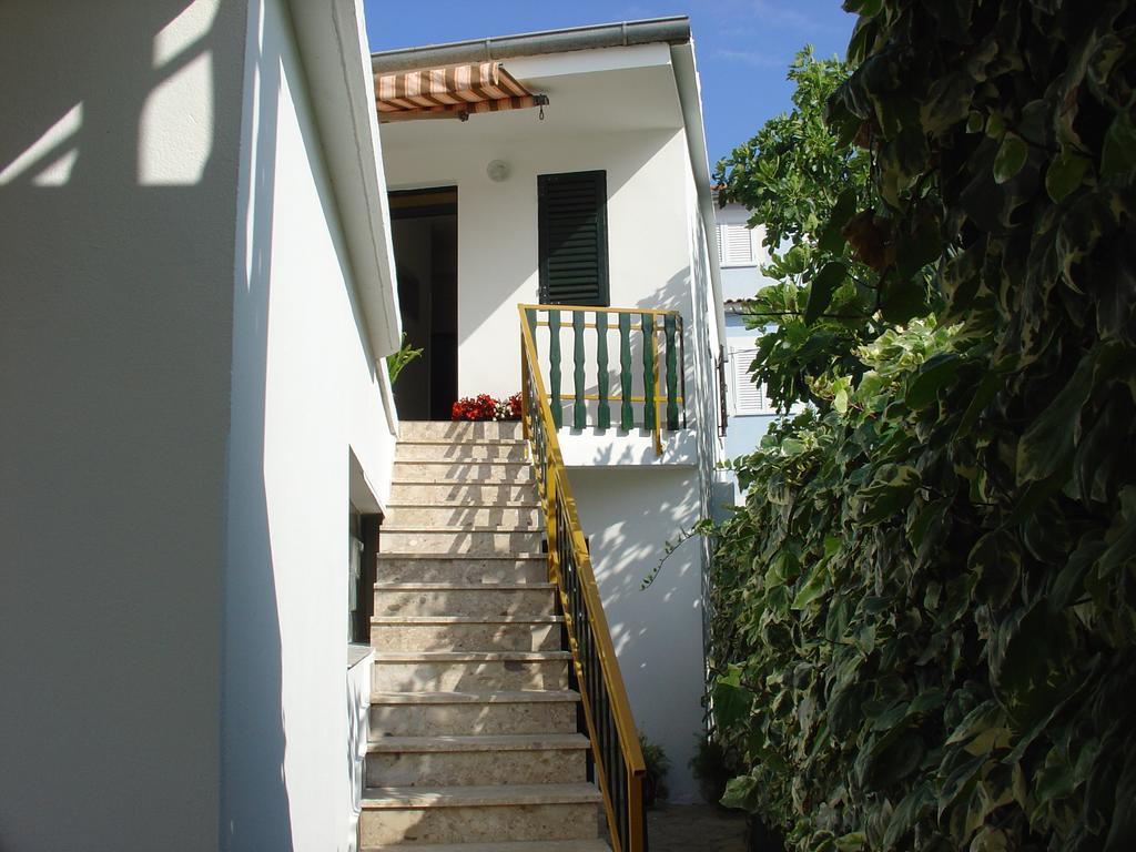 Apartments And Rooms Mirjana Бибинє Екстер'єр фото