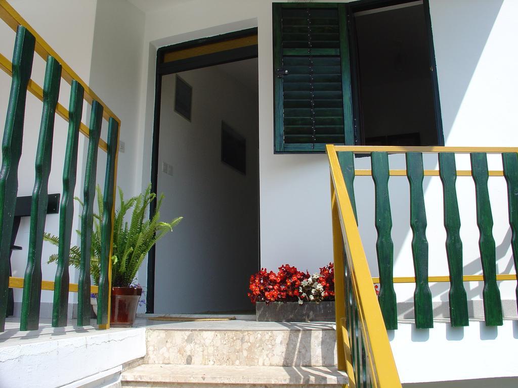 Apartments And Rooms Mirjana Бибинє Екстер'єр фото
