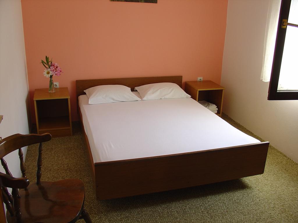 Apartments And Rooms Mirjana Бибинє Екстер'єр фото
